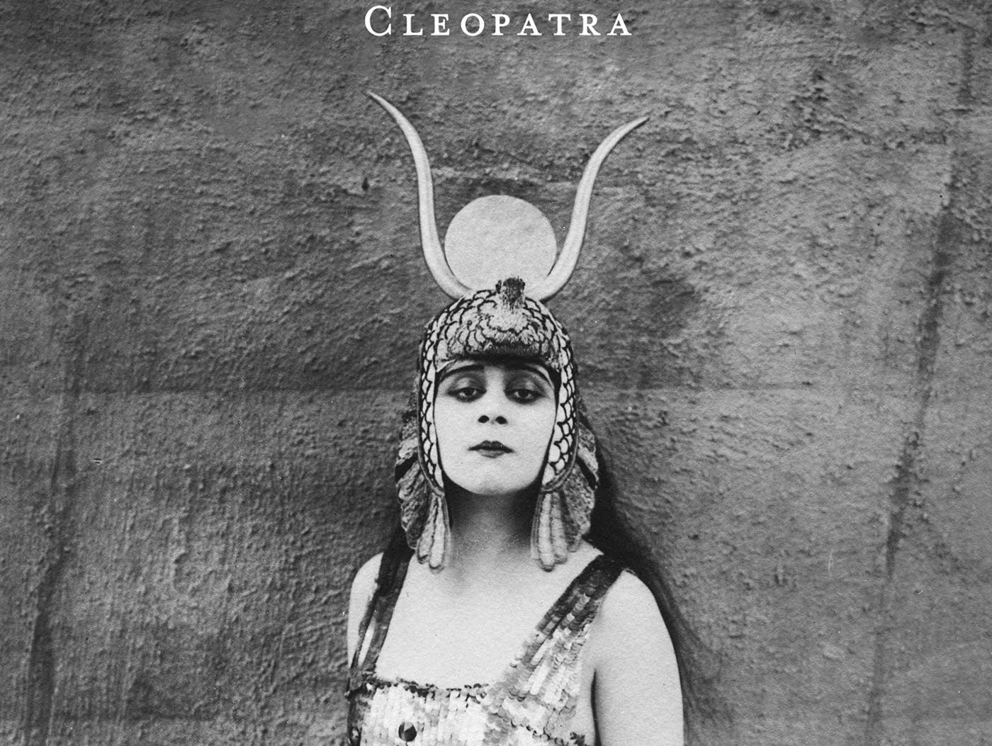 1cc09a-20160424-the-lumineers-cleopatra.jpg